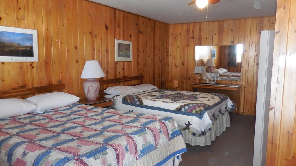 Elkhorn Lodge Chama Room photo
